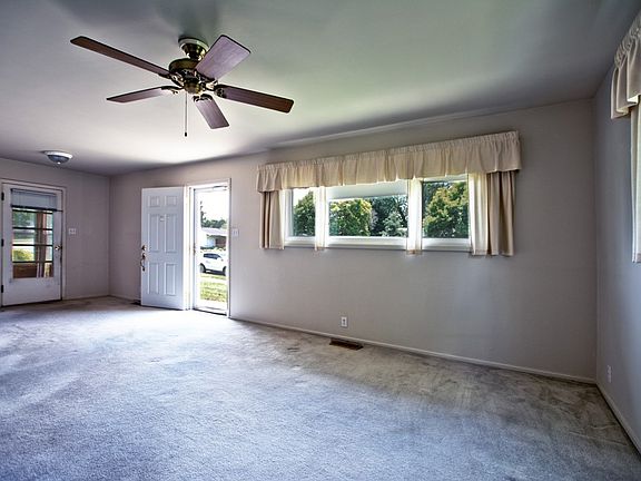 4th image of 1303 Catherwood Dr