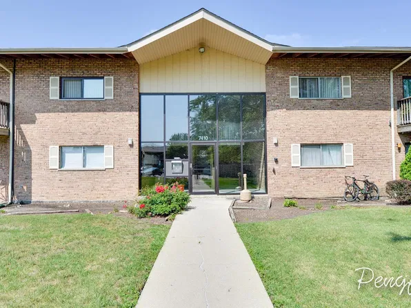 7410 Brookdale Dr APT 213, Darien, IL 60561