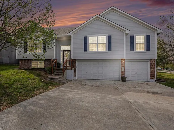 969 NW Redbud Dr, Grain Valley, MO 64029