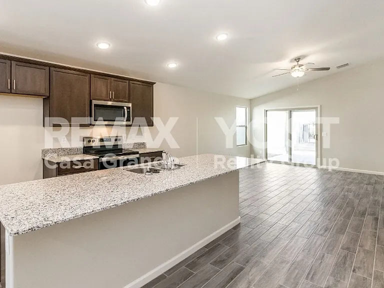 803 W Jardin Dr — Photo 4