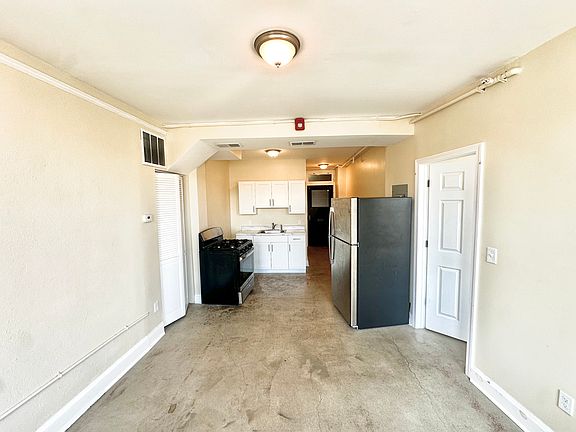5th image of 77 Bank St #3A