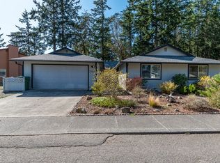 1983 NE Sumner Dr, Oak Harbor, WA 98277