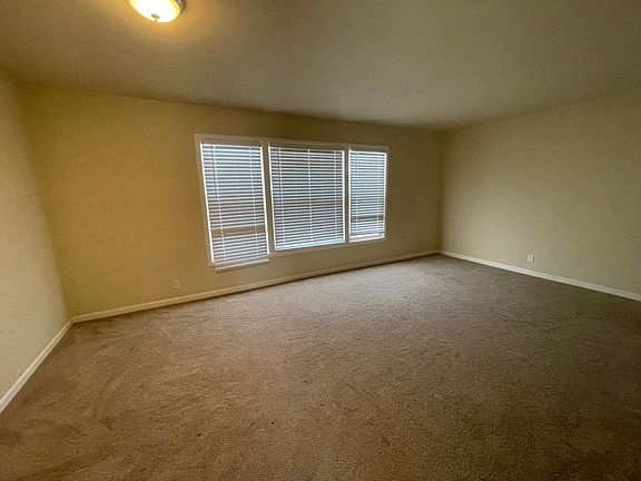 5th image of 52 E 40th Ave #52
