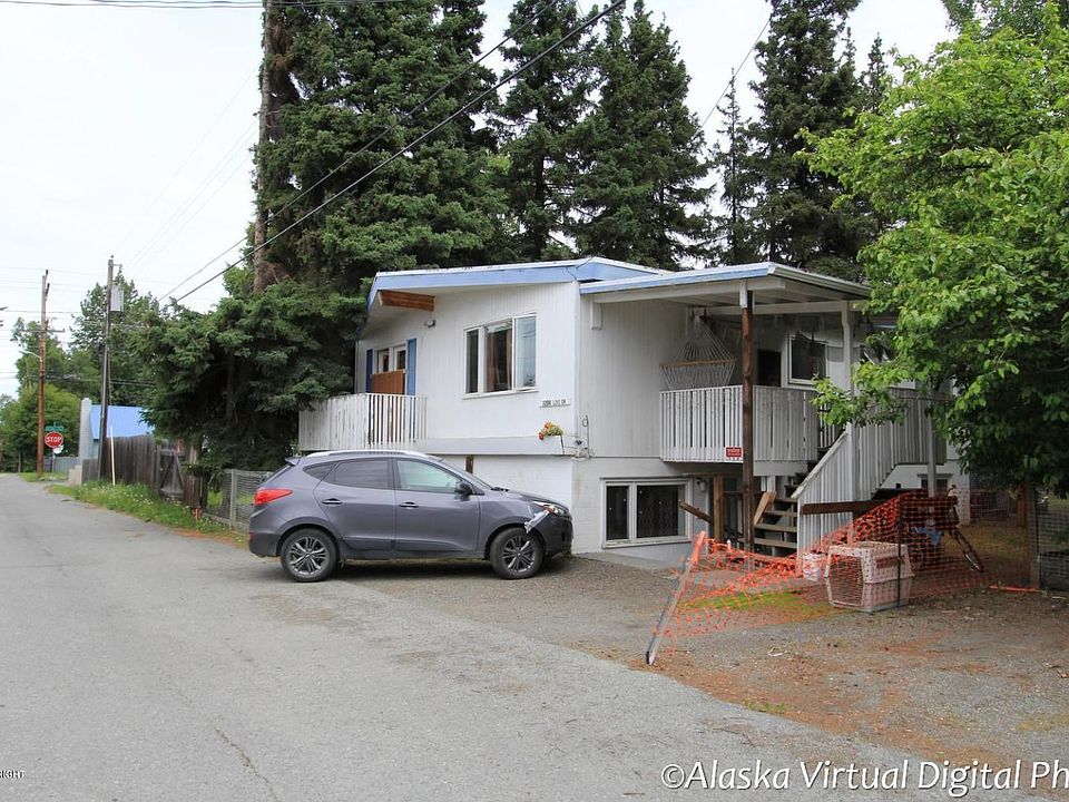 2nd image of 3204 Lois Dr