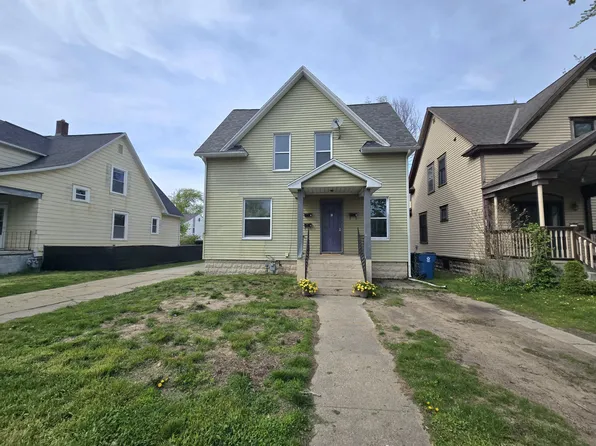 943 Washington Ave, Grand Haven, MI 49417