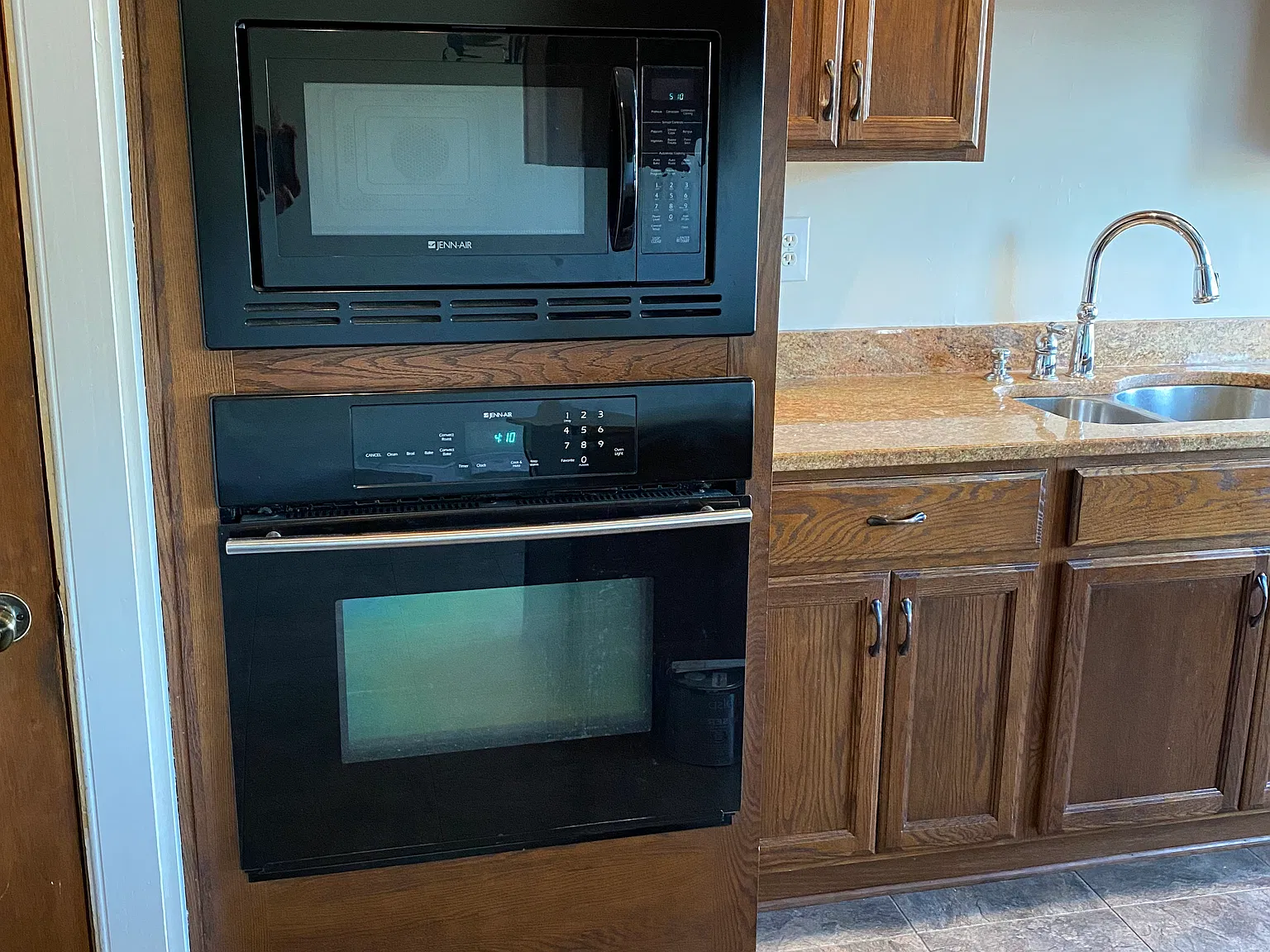 3 bed, 1008 sqft, $1,600 — Photo 3