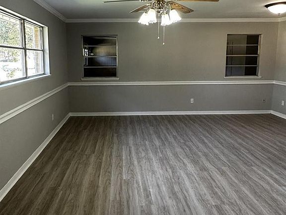 3rd image of 1530 Driskill St