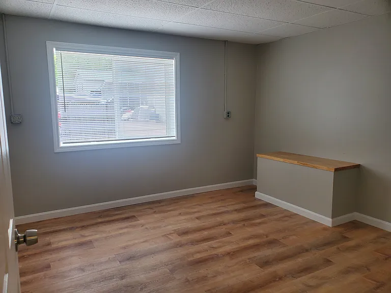 401 Patchen Rd — Photo 6
