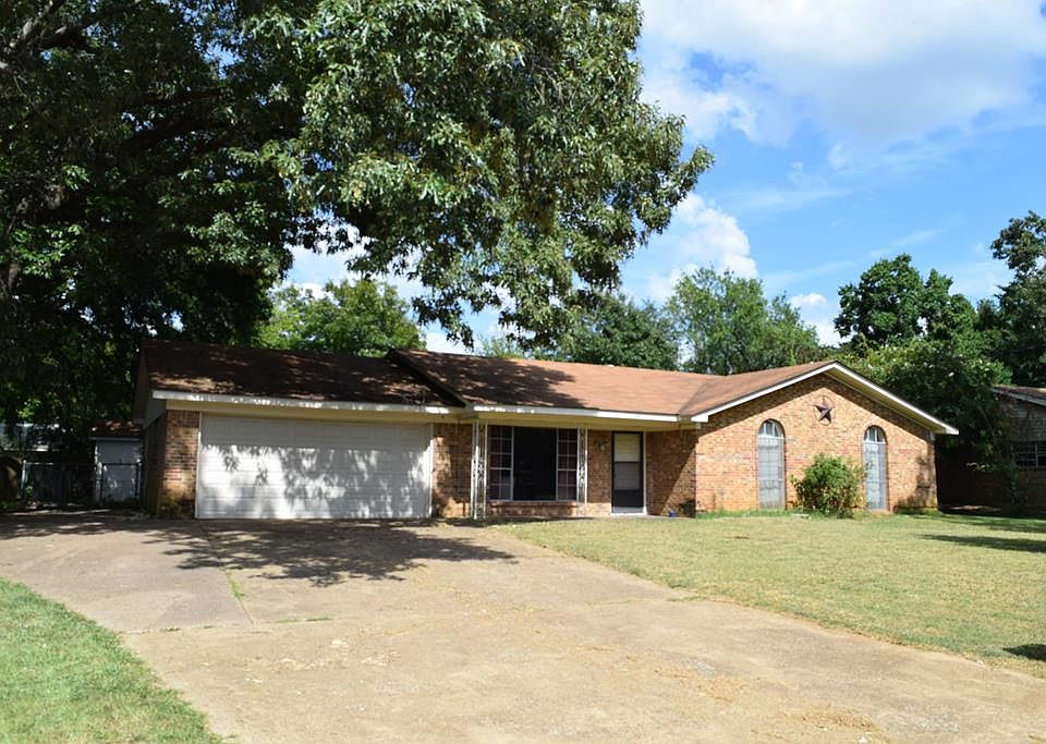 1st image of 106 Oak Hill Dr