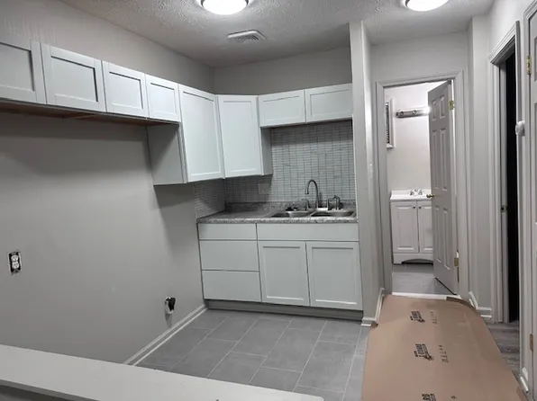 17241 Burgess APT 301, Detroit, MI 48219