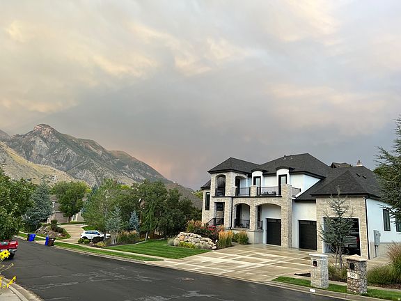 5th image of 614 E High Ln