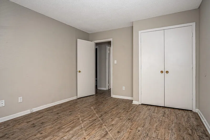 2 bed, 1.0 bath, 650 sqft, $800 — Photo 3