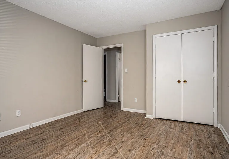 324 Lexington St #1 — Photo 10