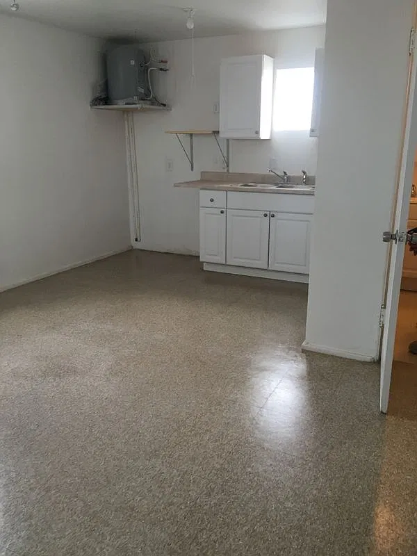Studio, 1.0 bath, 300 sqft, $675 — Photo 2