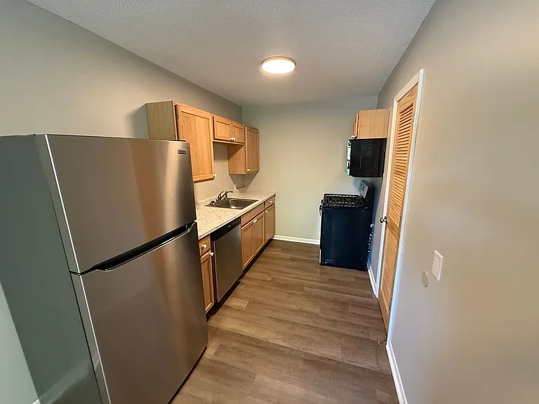 213 N Ann St #6 — Photo 4