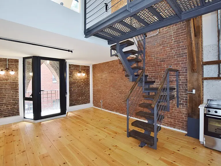 163 N 6th St #B14 — Photo 1