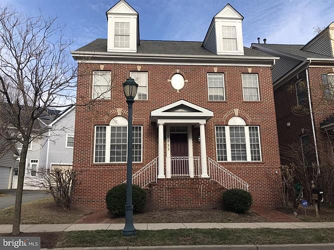 1st image of 1023 Crestfield Dr