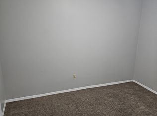 100 Hardwood Ct #B, Hattiesburg, MS 39401