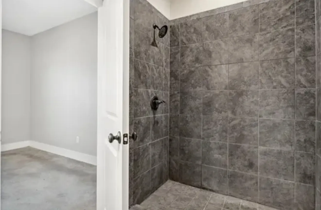 703 Maple Street - 4 — Photo 2