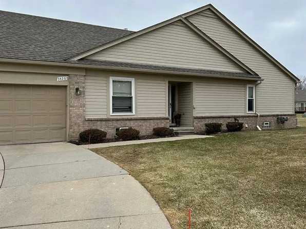 34267 Birchway Cir, Sterling Heights, MI 48312