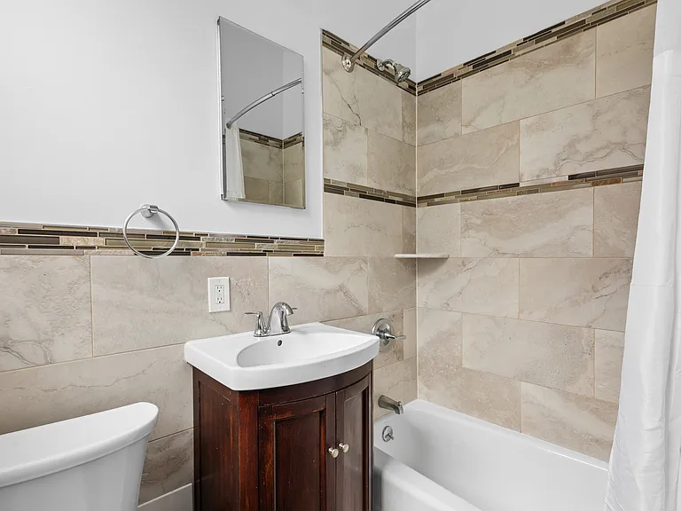242 W 138th St #2 — Photo 4