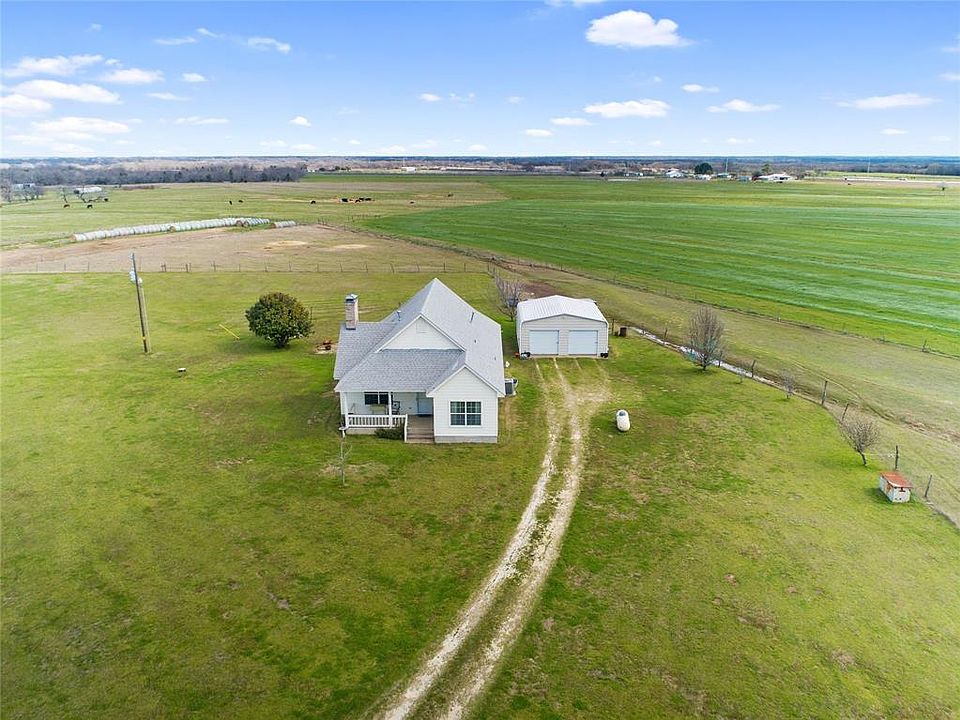 1st image of 930 NW County Road 3150