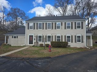 264 1st St, Rochester, MI 48307