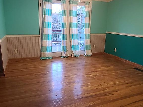 2nd image of 277 Oak Hill Ln