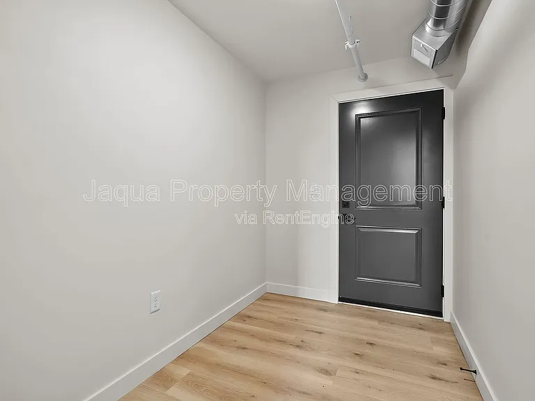 266 E Michigan Ave #402 — Photo 2