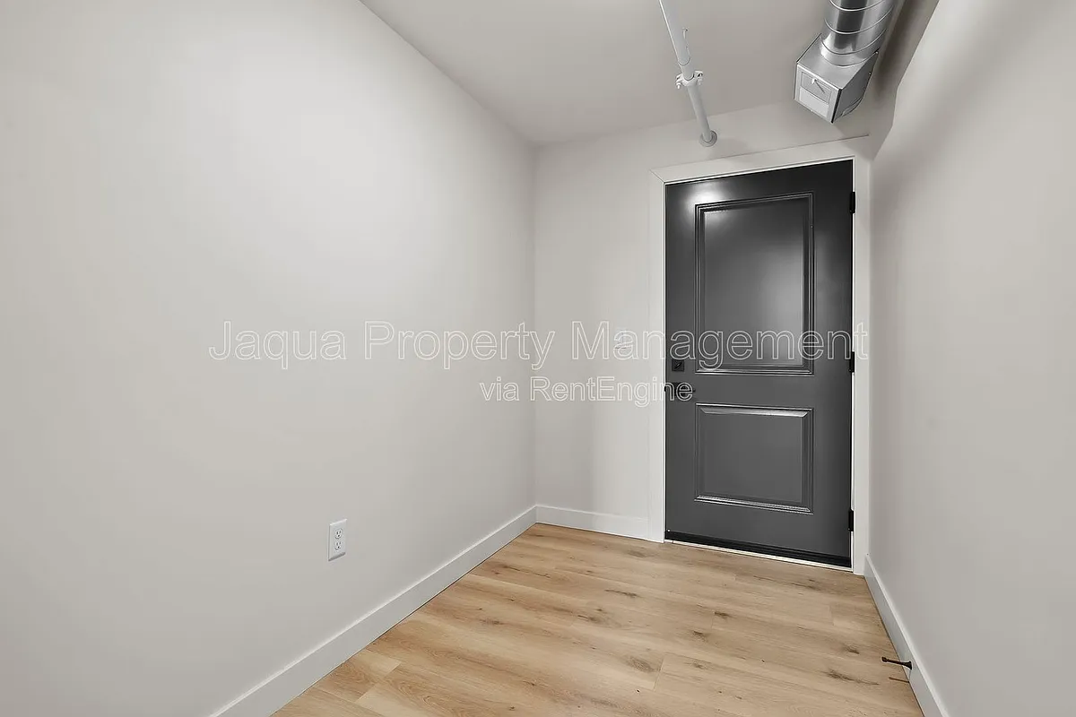 Building Photo - 266 E Michigan Ave #402