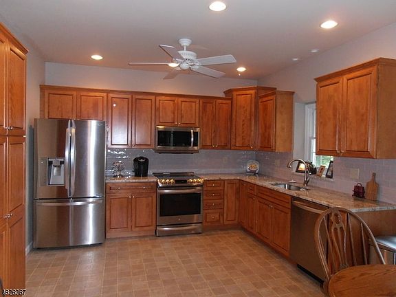 Kitchen, granite,LG Appliances