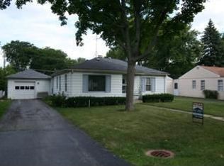 317 Lewis Ave, Wauconda, IL 60084