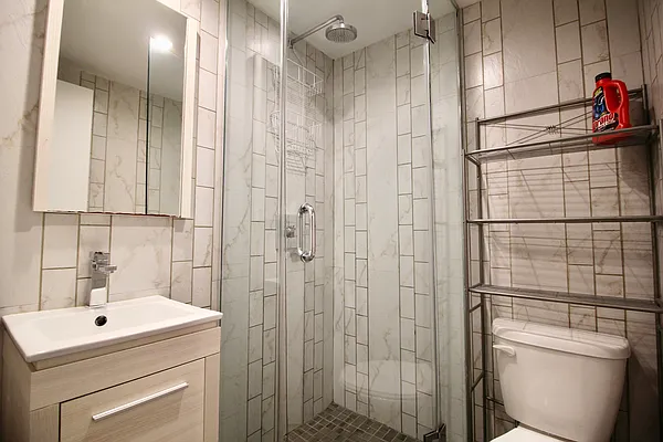 Rented by Hagstrom Management Inc | media 7