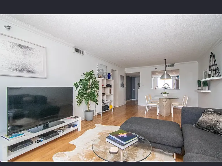 201 W Laurel St #606 — Photo 11