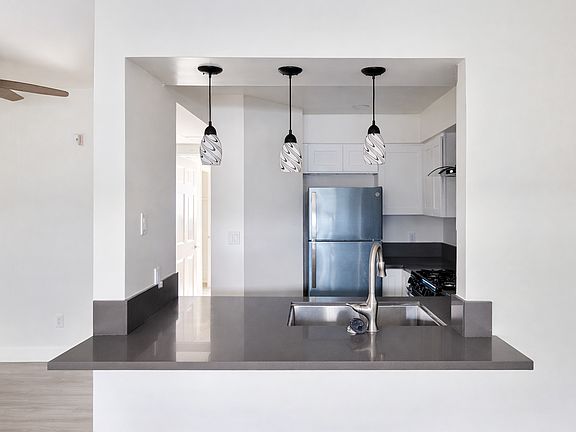 4th image of 2412 W Temple St #106