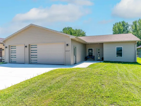 4467 Charm Dr, Waterloo, IA 50701