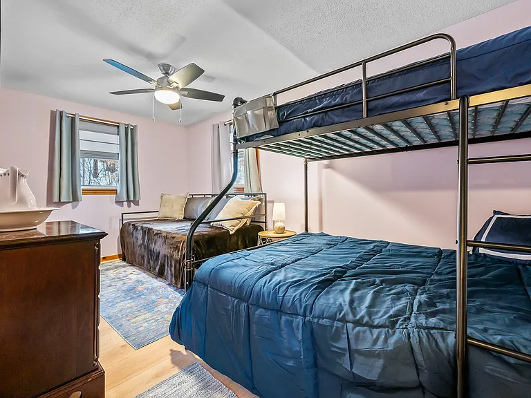Guest bedroom