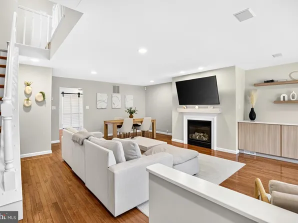 709 Kings Croft, Cherry Hill, NJ 08034
