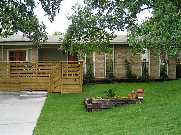 1610 J J Seabrook Dr, Austin, TX 78721