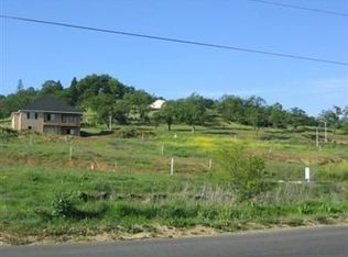 1038 Azure Way, Eagle Pt, OR 97524