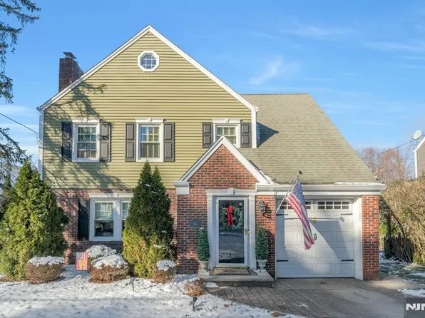 186 Glenwood Ave, Leonia, NJ 07605