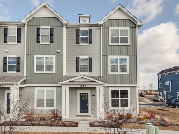 1665 Albany St, Grayslake, IL 60030