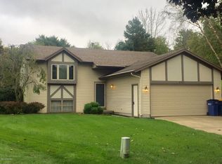 2280 Chesapeake Dr NE, Grand Rapids, MI 49505