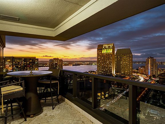 3rd image of 100 Harbor Dr Unit 2704
