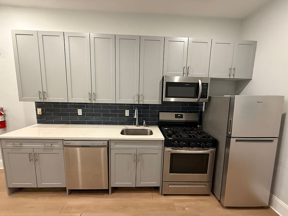 1st image of 244 2nd St #1LEFT
