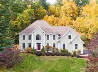 11 Quail Rdg, Avon, CT 06001