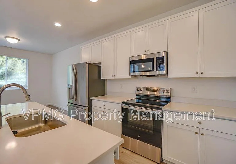 2301 SW 5th Pl — Photo 10