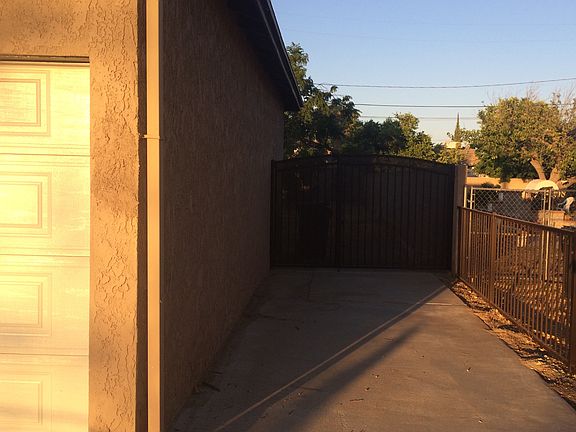 4th image of 8925 Cypress Ave