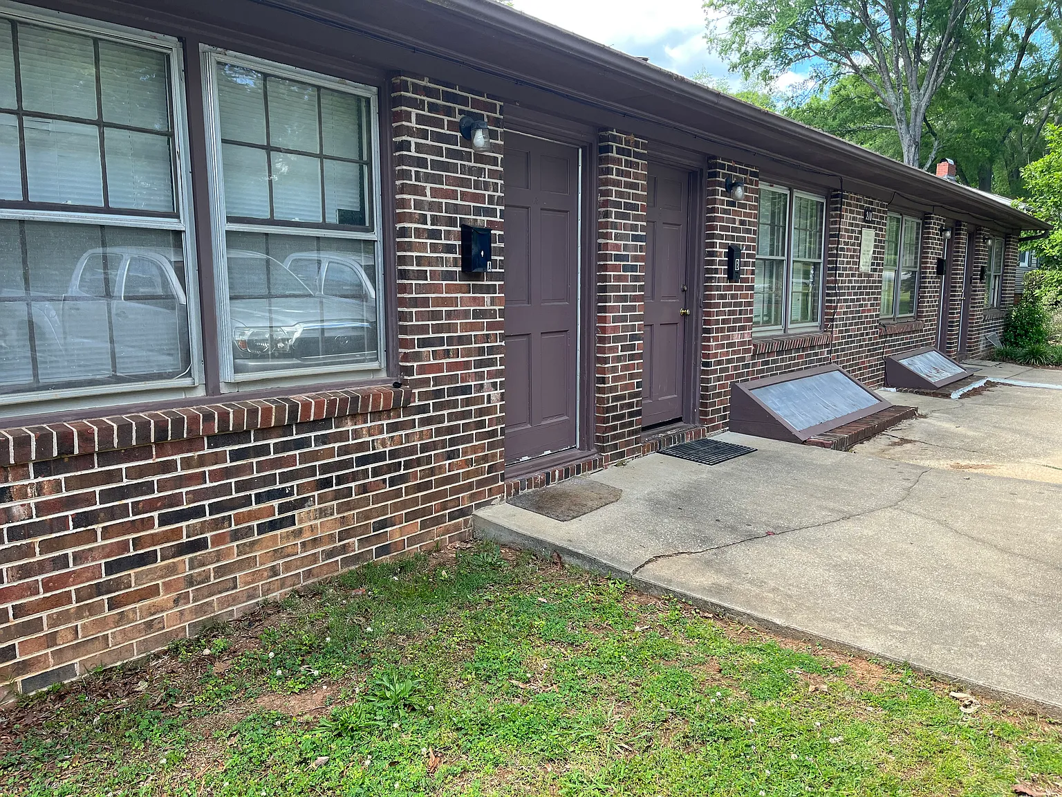 2 bed, 1.5 bath, $975 — Photo 1