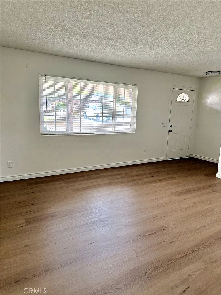 2 bed, 850 sqft, $1,900 — Photo 4